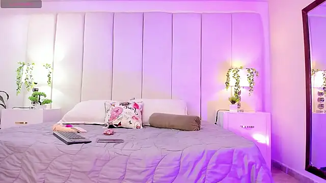 Snapshot of princesssammy2 chatting on October 17, 2025, 12:14 am princesssammy2 online show from October 17, 2025, 12:14 am