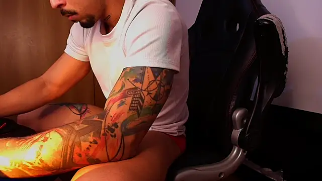 josemeirelesfox online show from September 28, 2025, 5:58 am