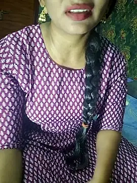 Snapshot of Shalini_telugu09 chatting on September 18, 2025, 1:03 pm Shalini telugu09 online show from September 18, 2025, 1:03 pm