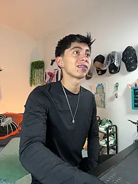 Snapshot of Yaiden_11 chatting on October 20, 2025, 10:05 am Yaiden 11 online show from October 20, 2025, 10:05 am