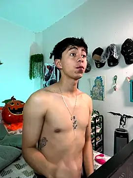 Snapshot of Yaiden_11 chatting on October 30, 2025, 10:02 am Yaiden 11 online show from October 30, 2025, 10:02 am