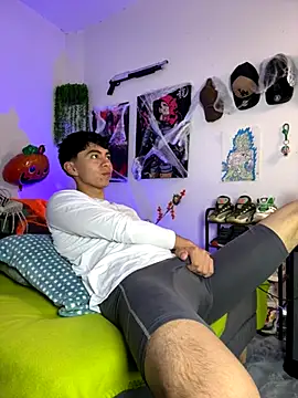 Snapshot of Yaiden_11 chatting on October 16, 2025, 10:12 am Yaiden 11 online show from October 16, 2025, 10:12 am