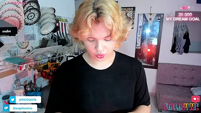 Snapshot of adam_angelssss chatting on November 3, 2025, 12:27 am adam angelssss online show from November 3, 2025, 12:27 am