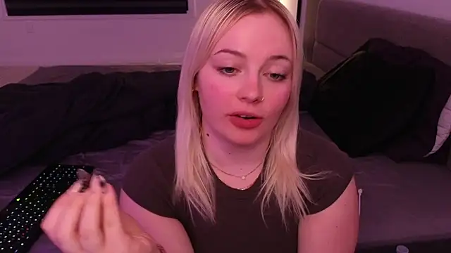 Snapshot of margot_robbie7 chatting on January 19, 2026, 12:25 am margot robbie7 online show from January 19, 2026, 12:25 am