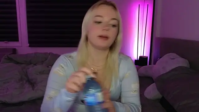 margot robbie7 online show from October 27, 2025, 11:05 pm