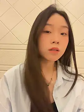 Minnie-66 online show from March 17, 2025, 9:44 am