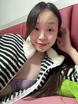 Minnie-66 online show from October 19, 2025, 12:08 pm