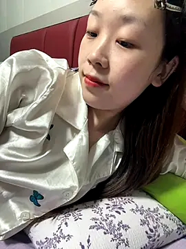 Minnie-66 online show from October 8, 2025, 11:56 am