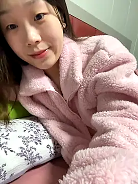 Minnie-66 online show from November 3, 2025, 11:03 am