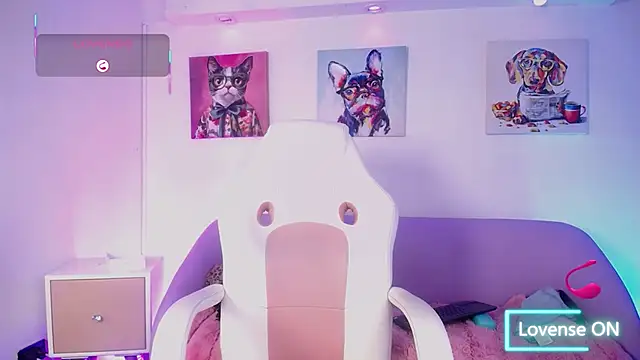 Snapshot of SamyJhomson chatting on December 16, 2025, 4:06 am SamyJhomson online show from December 16, 2025, 4:06 am