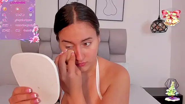 Hanna Evans   online show from November 26, 2025, 12:16 pm