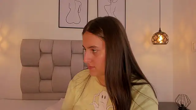 Snapshot of Hanna_Evans__ chatting on September 22, 2025, 12:22 pm Hanna Evans online show from September 22, 2025, 12:22 pm