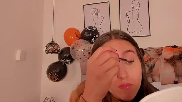 Snapshot of Hanna_Evans__ chatting on October 25, 2025, 12:39 pm Hanna Evans online show from October 25, 2025, 12:39 pm