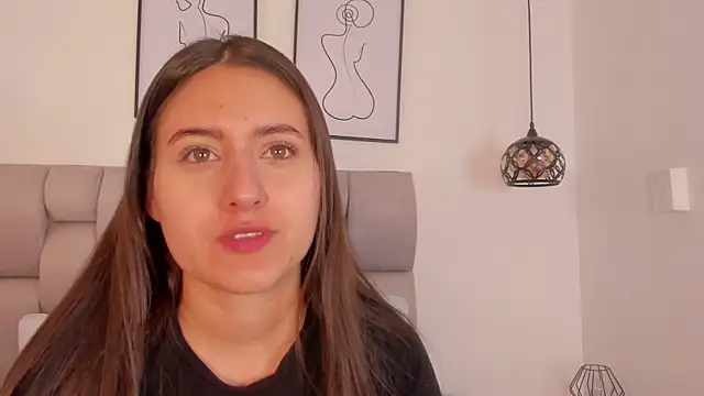 Snapshot of Hanna_Evans__ chatting on October 16, 2025, 12:24 pm Hanna Evans online show from October 16, 2025, 12:24 pm