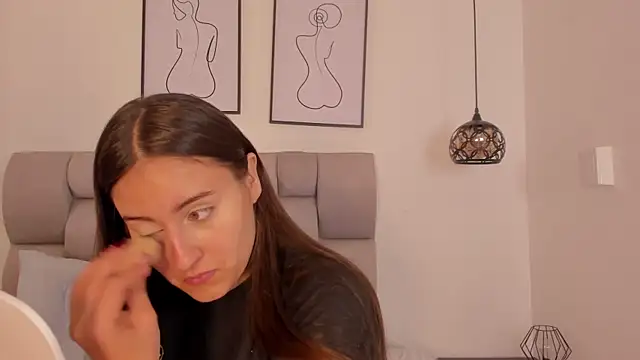 Snapshot of Hanna_Evans__ chatting on October 21, 2025, 12:04 pm Hanna Evans online show from October 21, 2025, 12:04 pm