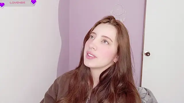 Rebbecawhite meow online show from July 9, 2026, 4:39 pm