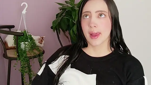 Rebbecawhite meow online show from April 5, 2026, 5:08 pm