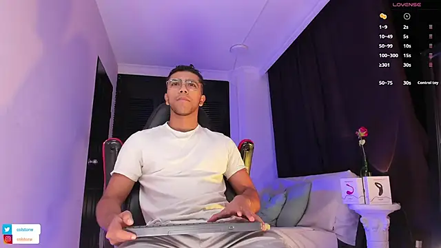 Snapshot of Colstorw_ chatting on September 19, 2025, 10:41 am Colstorw online show from September 19, 2025, 10:41 am