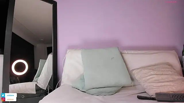 Snapshot of Colstorw_ chatting on October 1, 2025, 10:41 am Colstorw online show from October 1, 2025, 10:41 am