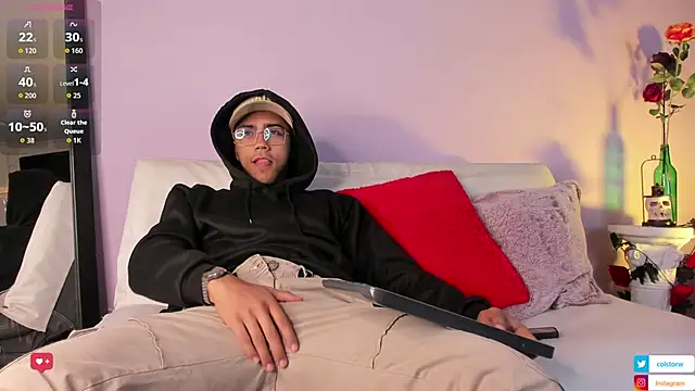 Snapshot of Colstorw_ chatting on October 10, 2025, 10:38 am Colstorw online show from October 10, 2025, 10:38 am