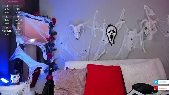 Snapshot of Colstorw_ chatting on October 31, 2025, 10:45 am Colstorw online show from October 31, 2025, 10:45 am