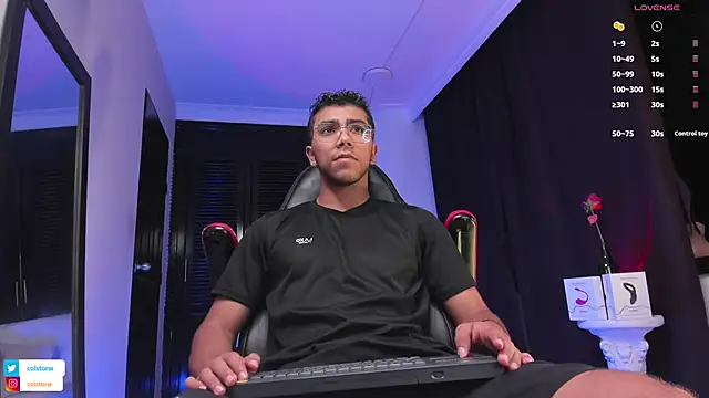 Snapshot of Colstorw_ chatting on September 23, 2025, 10:33 am Colstorw online show from September 23, 2025, 10:33 am