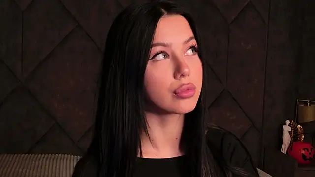 Snapshot of Leya_Foxhall chatting on October 27, 2025, 10:38 am Leya Foxhall online show from October 27, 2025, 10:38 am