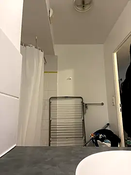 Snapshot of Renoirmonter chatting on October 20, 2025, 7:42 am Renoirmonter online show from October 20, 2025, 7:42 am