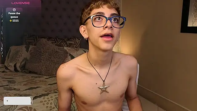 Snapshot of Matty_Sparkk chatting on September 24, 2025, 2:23 pm Matty Sparkk online show from September 24, 2025, 2:23 pm