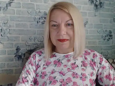 Snapshot of Lillia_Ray chatting on October 20, 2025, 8:26 am Lillia Ray online show from October 20, 2025, 8:26 am