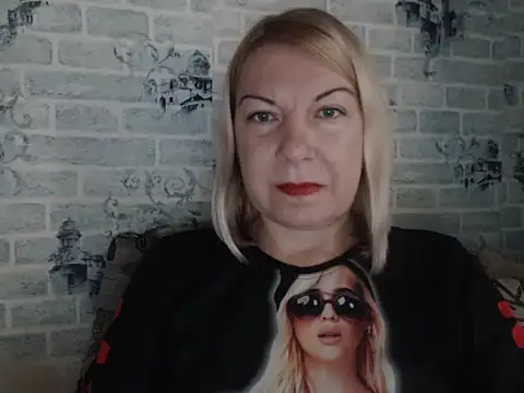 Snapshot of Lillia_Ray chatting on November 9, 2025, 10:19 am Lillia Ray online show from November 9, 2025, 10:19 am