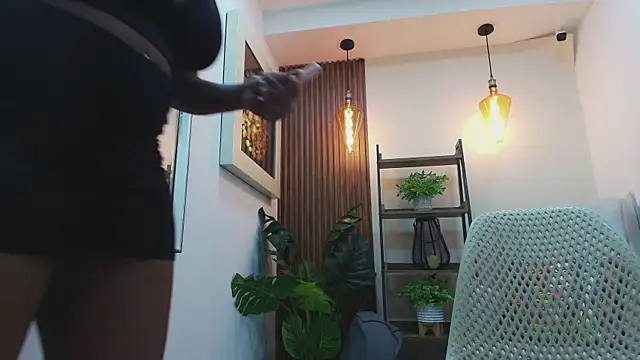 Coral Lise online show from September 19, 2025, 11:03 am