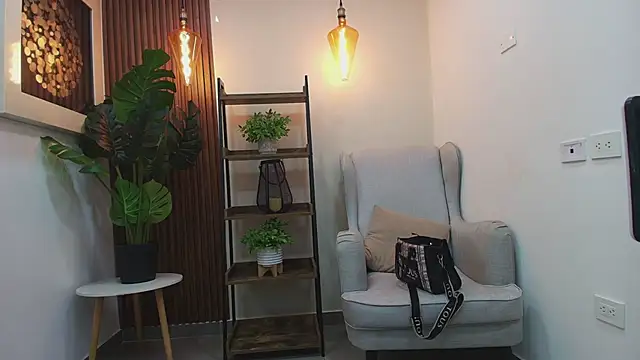 Coral Lise online show from September 24, 2025, 11:06 am