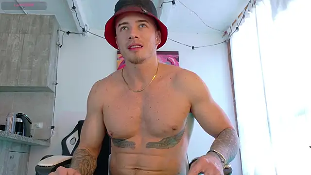 Snapshot of Ryannblue07 chatting on September 28, 2025, 8:16 pm Ryannblue07 online show from September 28, 2025, 8:16 pm