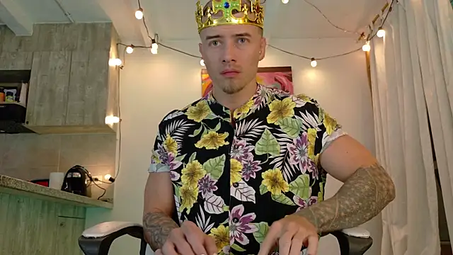 Snapshot of Ryannblue07 chatting on September 25, 2025, 12:27 am Ryannblue07 online show from September 25, 2025, 12:27 am