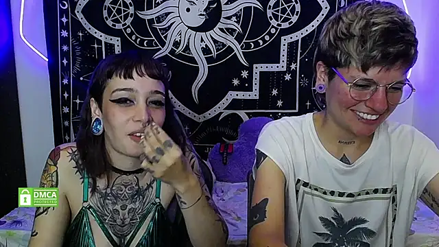 Snapshot of lovelockedlips chatting on March 19, 2025, 2:48 am lovelockedlips online show from March 19, 2025, 2:48 am