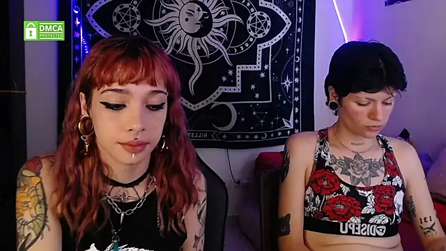 Snapshot of lovelockedlips chatting on October 5, 2025, 8:43 pm lovelockedlips online show from October 5, 2025, 8:43 pm