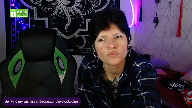 Snapshot of lovelockedlips chatting on October 18, 2025, 2:46 am lovelockedlips online show from October 18, 2025, 2:46 am