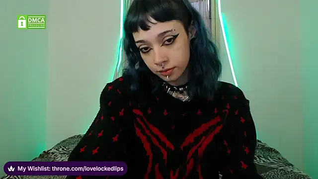 lovelockedlips online show from February 4, 2026, 2:23 pm