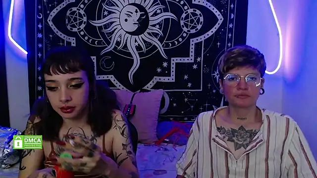 Snapshot of lovelockedlips chatting on March 22, 2025, 1:32 am lovelockedlips online show from March 22, 2025, 1:32 am