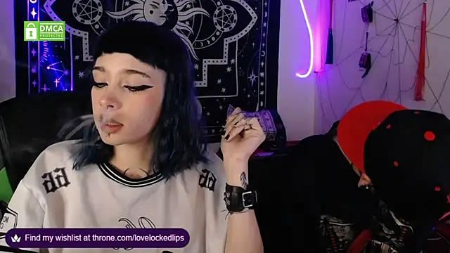 Snapshot of lovelockedlips chatting on October 17, 2025, 2:26 am lovelockedlips online show from October 17, 2025, 2:26 am