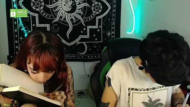 Snapshot of lovelockedlips chatting on September 20, 2025, 6:07 am lovelockedlips online show from September 20, 2025, 6:07 am