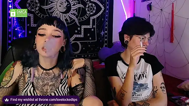 Snapshot of lovelockedlips chatting on October 21, 2025, 12:32 am lovelockedlips online show from October 21, 2025, 12:32 am