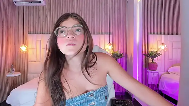 Snapshot of DulceVela_ chatting on September 26, 2025, 10:49 pm DulceVela online show from September 26, 2025, 10:49 pm