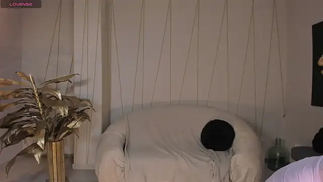 Snapshot of AmaliaCrus chatting on October 30, 2025, 8:39 pm AmaliaCrus online show from October 30, 2025, 8:39 pm