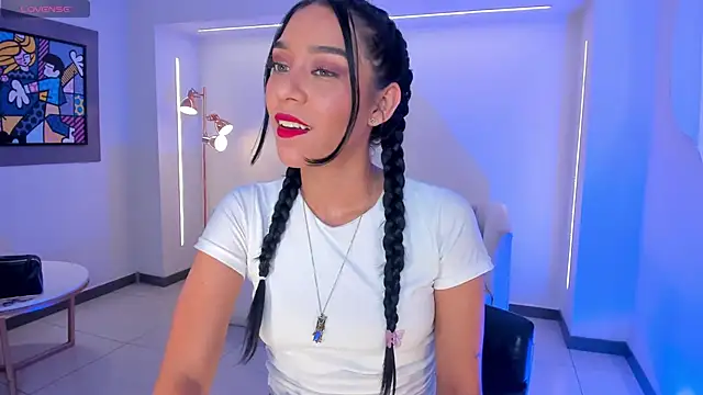 Snapshot of AmaliaCrus chatting on September 28, 2025, 11:44 pm AmaliaCrus online show from September 28, 2025, 11:44 pm