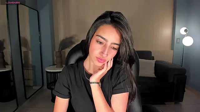 Snapshot of LarisaSmirnov chatting on September 19, 2025, 4:27 am LarisaSmirnov online show from September 19, 2025, 4:27 am