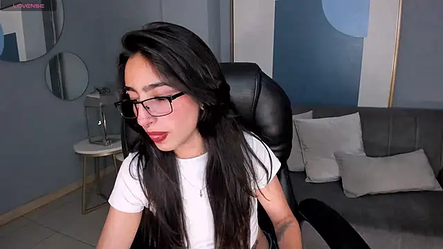 Snapshot of LarisaSmirnov chatting on September 29, 2025, 1:12 am LarisaSmirnov online show from September 29, 2025, 1:12 am