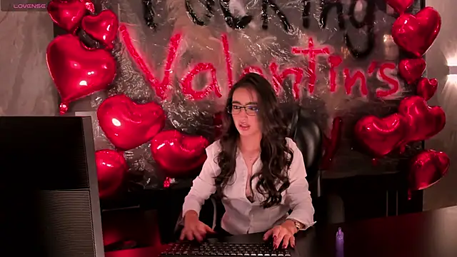 Snapshot of LarisaSmirnov chatting on February 12, 2026, 4:45 am LarisaSmirnov online show from February 12, 2026, 4:45 am