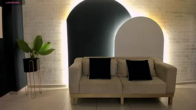 Snapshot of LarisaSmirnov chatting on October 31, 2025, 8:05 pm LarisaSmirnov online show from October 31, 2025, 8:05 pm